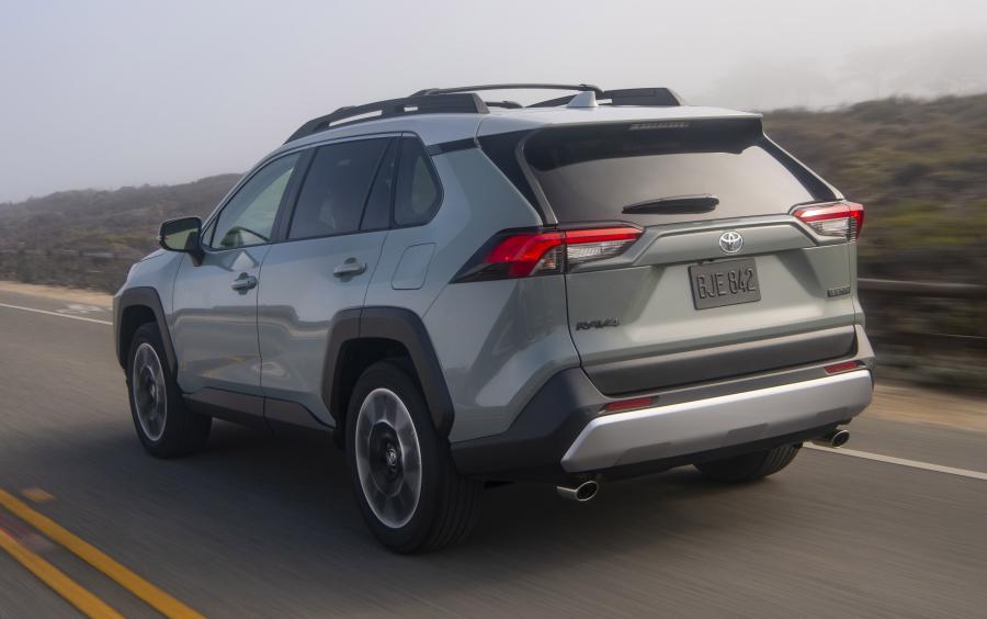  Toyota RAV4 Adventure 2018 года  (NA) (фото 18 из 196)